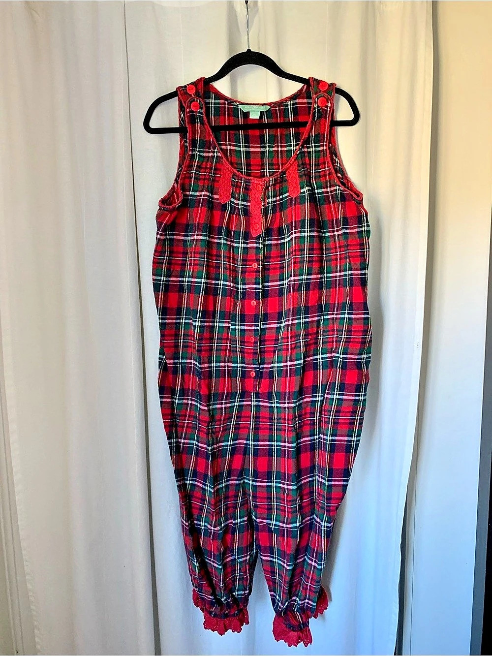 Apricot Cornell Camaloon Pyjama in Red & Green XL